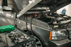 autobatterij-vervangen-2-stevens-banden
